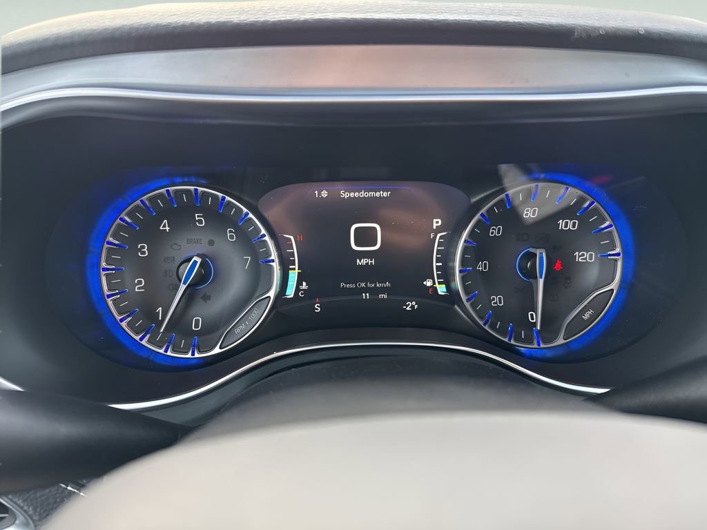 New 2026 Chrysler Pacifica Limited w/ Uconnect Theater Family Group AWD/4WD image 39