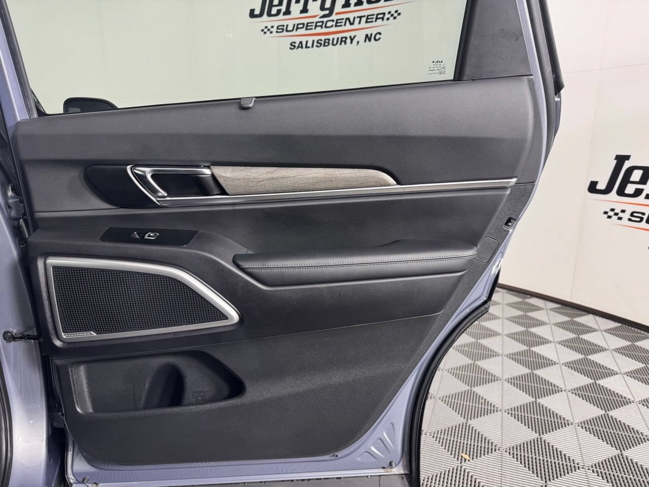 Used 2022 Kia Telluride EX w/ Towing Package FWD image 32