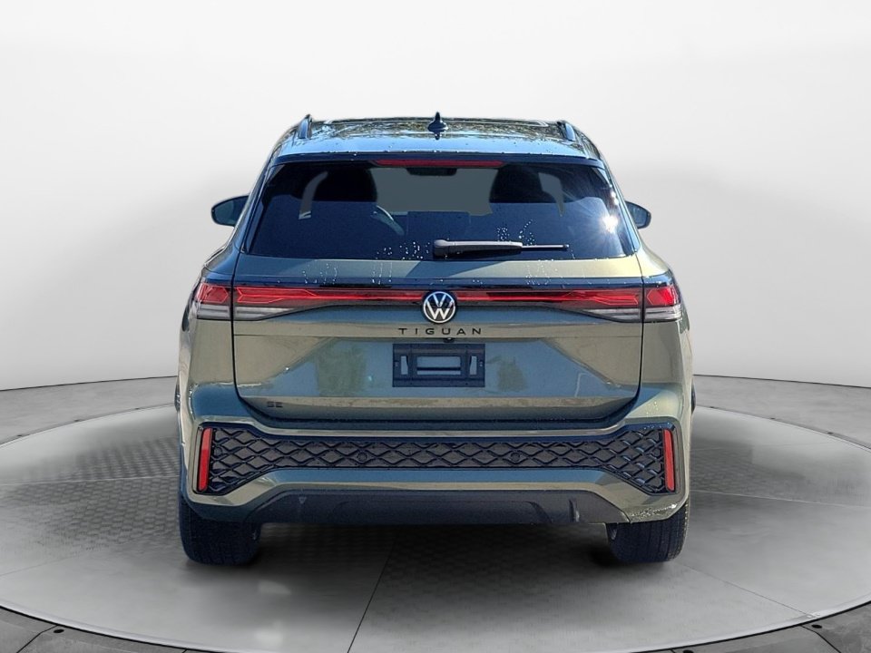New 2026 Volkswagen Tiguan SE R-Line FWD image 6
