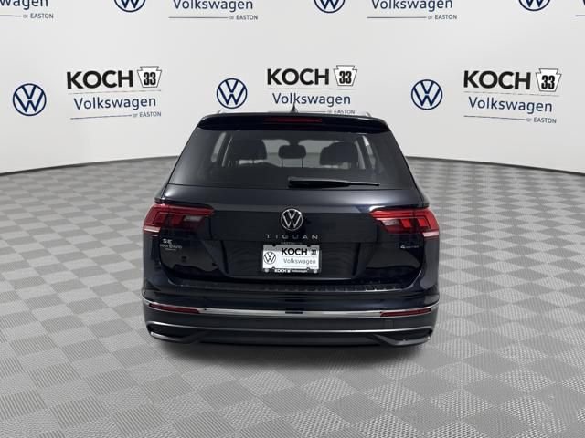 Used 2023 Volkswagen Tiguan SE w/ Panoramic Sunroof Package AWD/4WD image 7