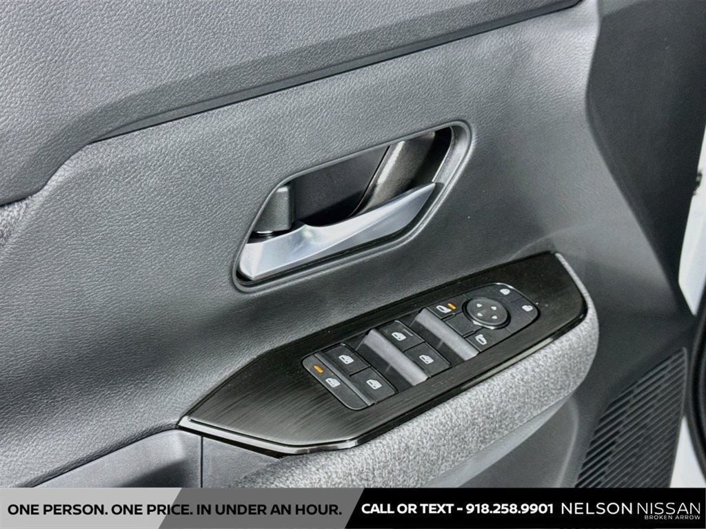 New 2027 Nissan Kicks SV w/ Cold Weather Package FWD image 17
