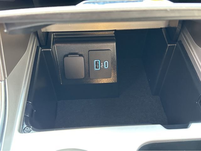 Used 2022 Ford Explorer Platinum w/ Equipment Group 601A image 32