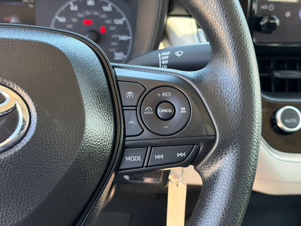 Used 2025 Toyota Corolla LE FWD image 23