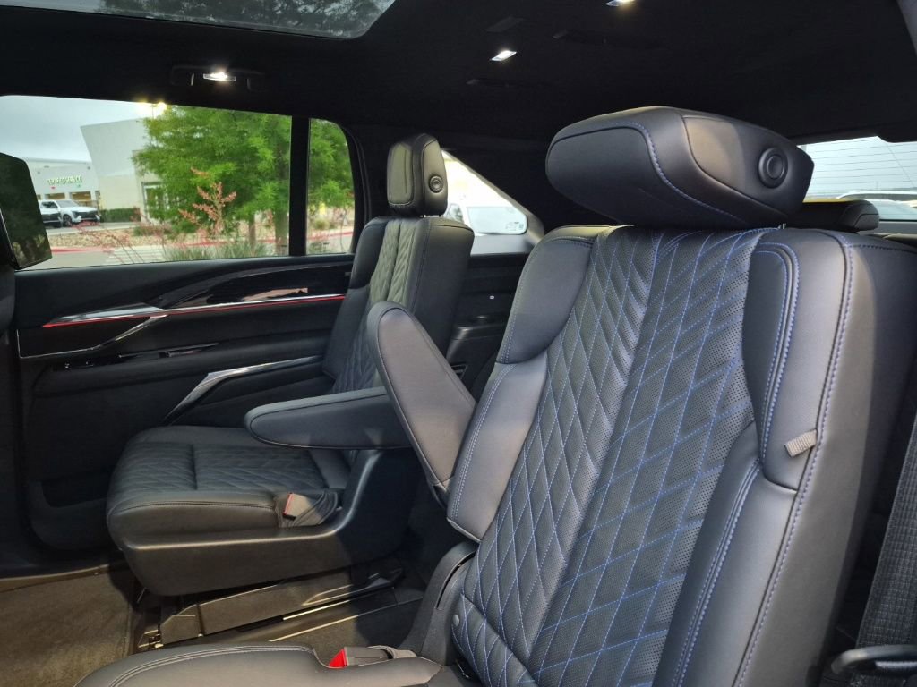 Used 2025 Cadillac Escalade IQ Sport 1 w/ Smart Trailering package image 22