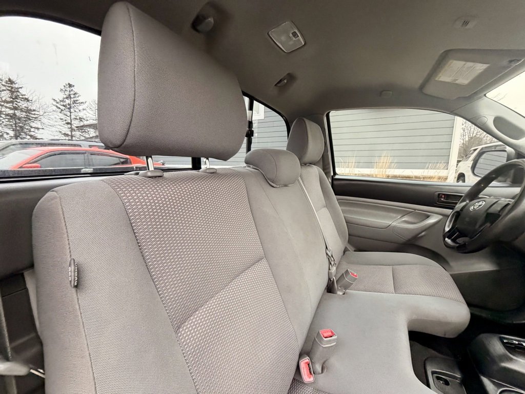 Used 2014 Toyota Tacoma 2WD Regular Cab image 11