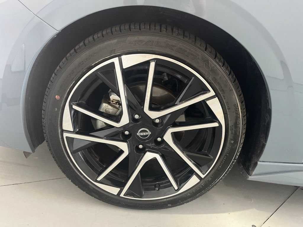Used 2025 Nissan Sentra SR FWD image 14
