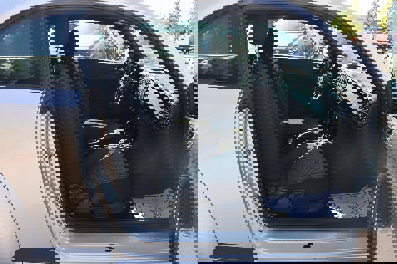 Used 2013 Volkswagen Beetle 2.5 image 13