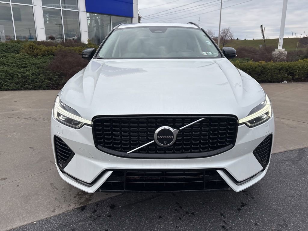 Certified 2024 Volvo XC60 T8 Ultimate w/ Protection Package Premier image 3