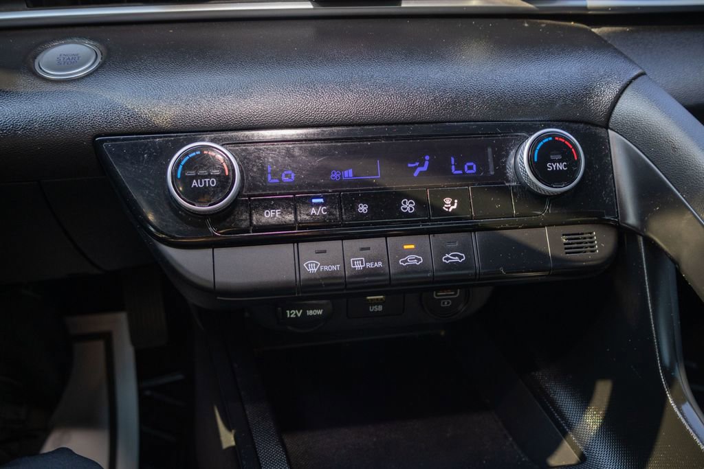 Used 2023 Hyundai Elantra SEL w/ Preferred Accessory Package image 19