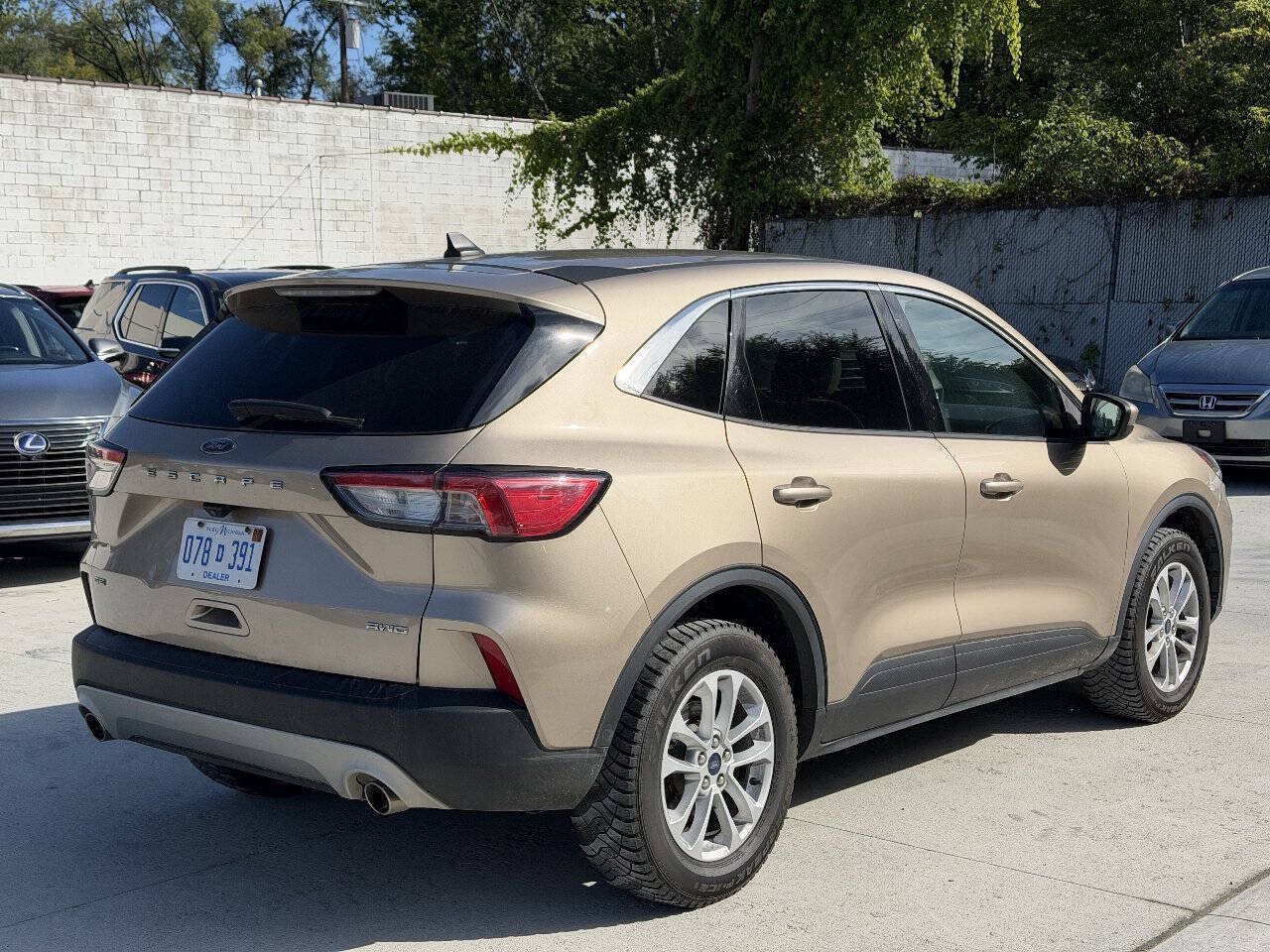 Used 2020 Ford Escape SE AWD/4WD image 4