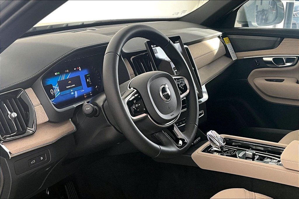 New 2026 Volvo XC90 T8 Plus w/ Protection Package Premier AWD/4WD image 23