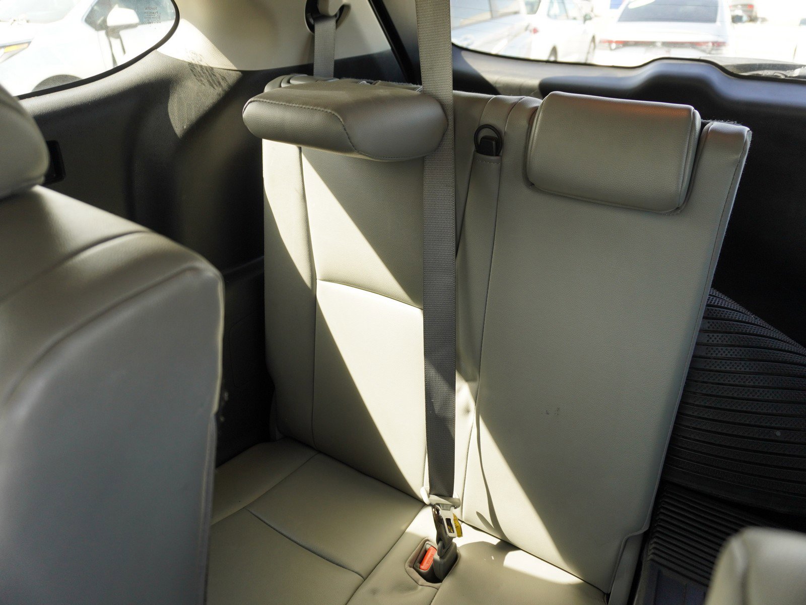 Used 2022 Toyota Highlander XLE image 15