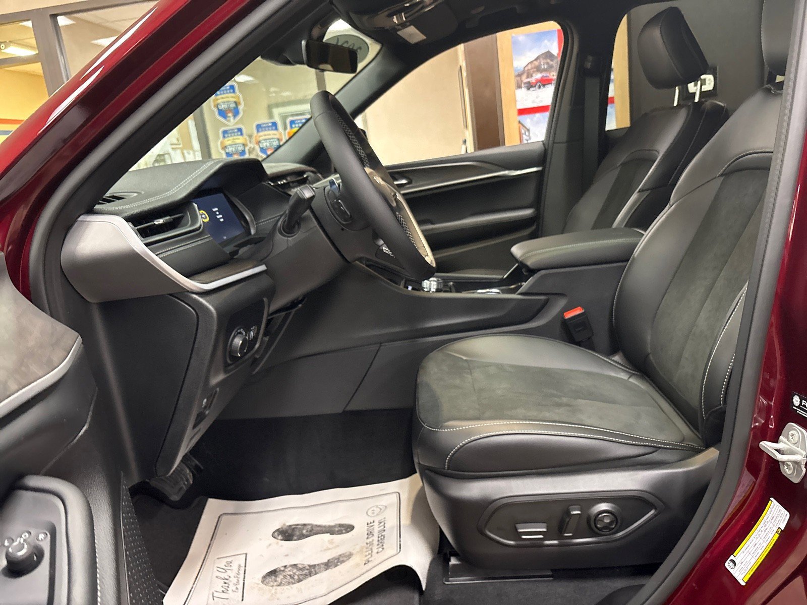 New 2026 Jeep Grand Cherokee Altitude image 13