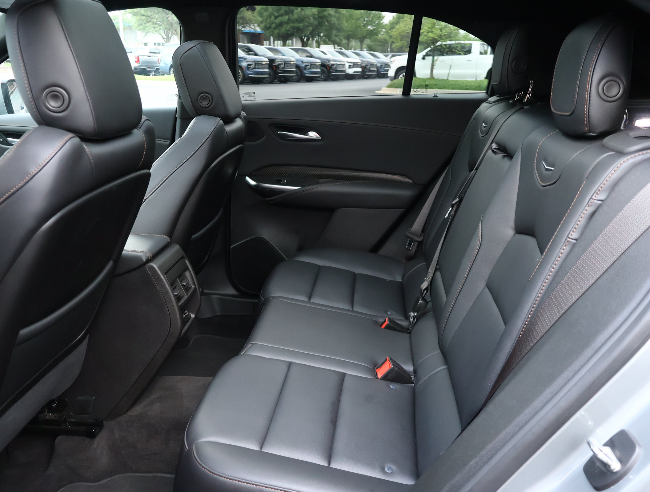 Used 2023 Cadillac XT4 Sport w/ Cold Weather Package AWD/4WD image 23