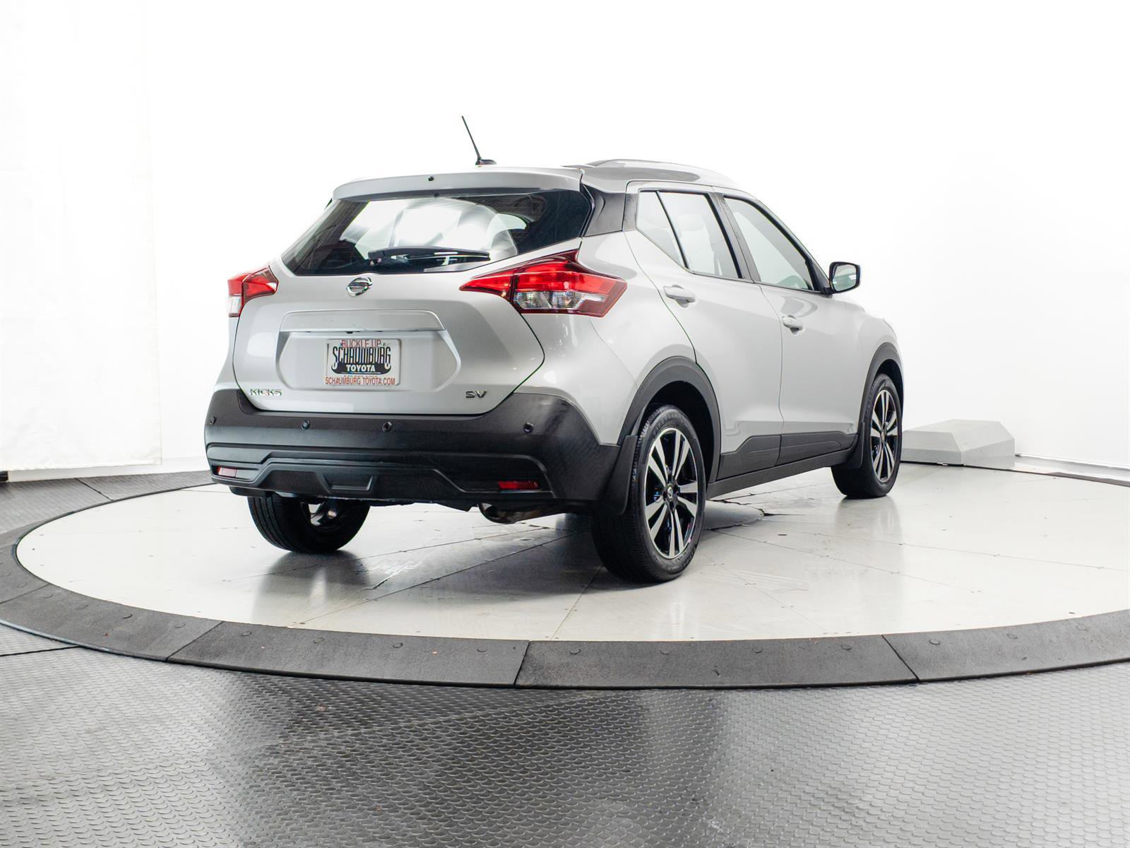 Used 2020 Nissan Kicks SV image 10