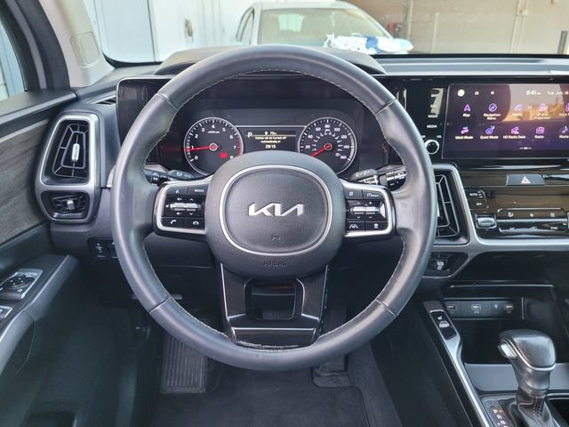Certified 2023 Kia Sorento EX w/ Panoramic Sunroof Package FWD image 19