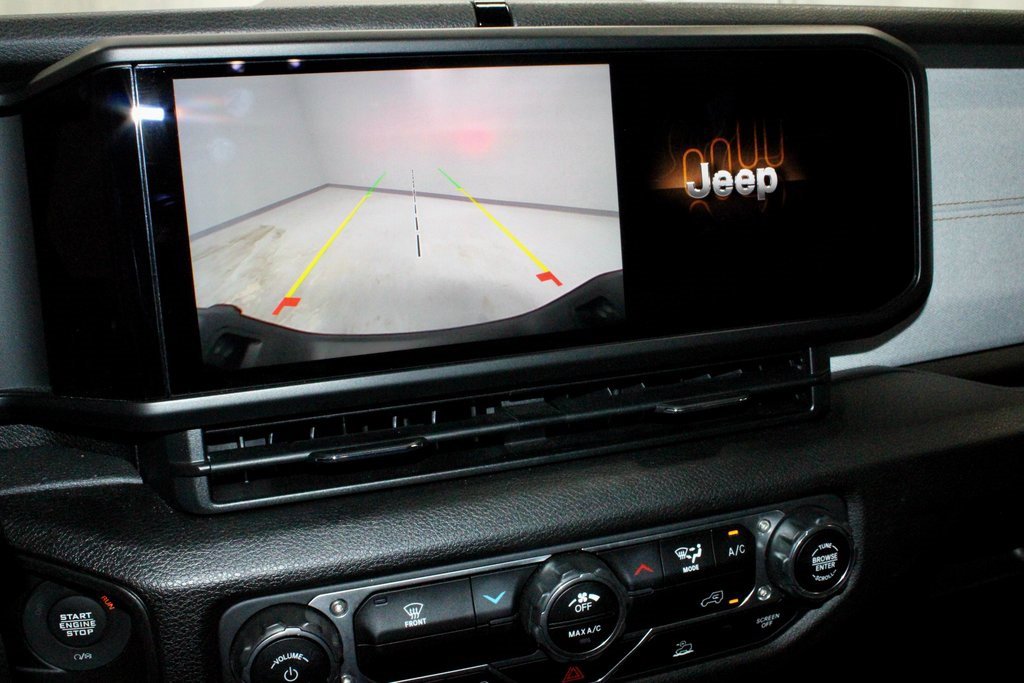 Used 2024 Jeep Gladiator Sport image 2