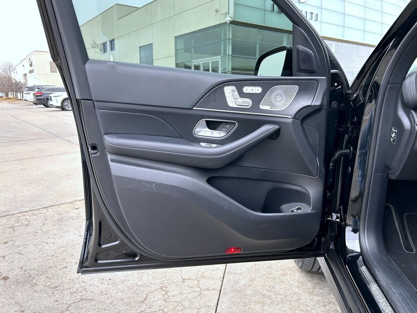 Used 2024 Mercedes-Benz GLS 450 4MATIC image 9