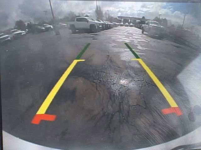 Used 2018 Chrysler Pacifica Touring-L image 25