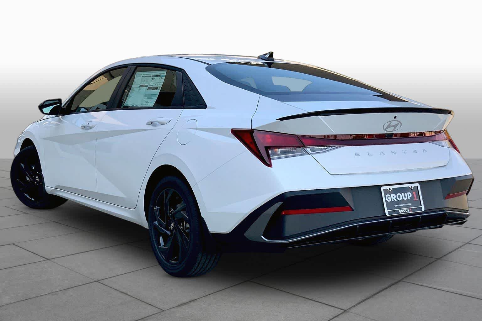 New 2026 Hyundai Elantra SEL Sport FWD image 12
