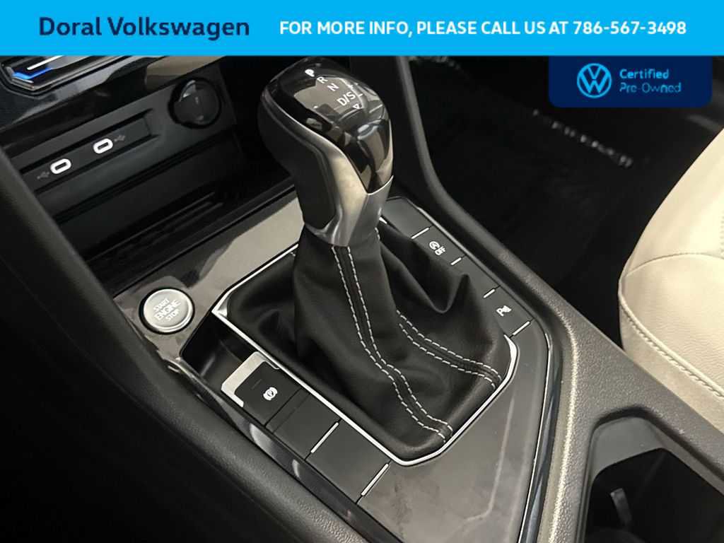 Used 2025 Volkswagen Taos SE FWD image 21