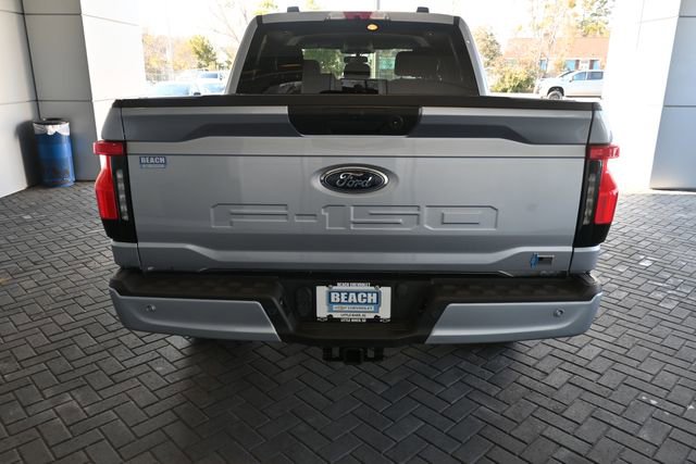 Used 2022 Ford F150 Lightning XLT image 4