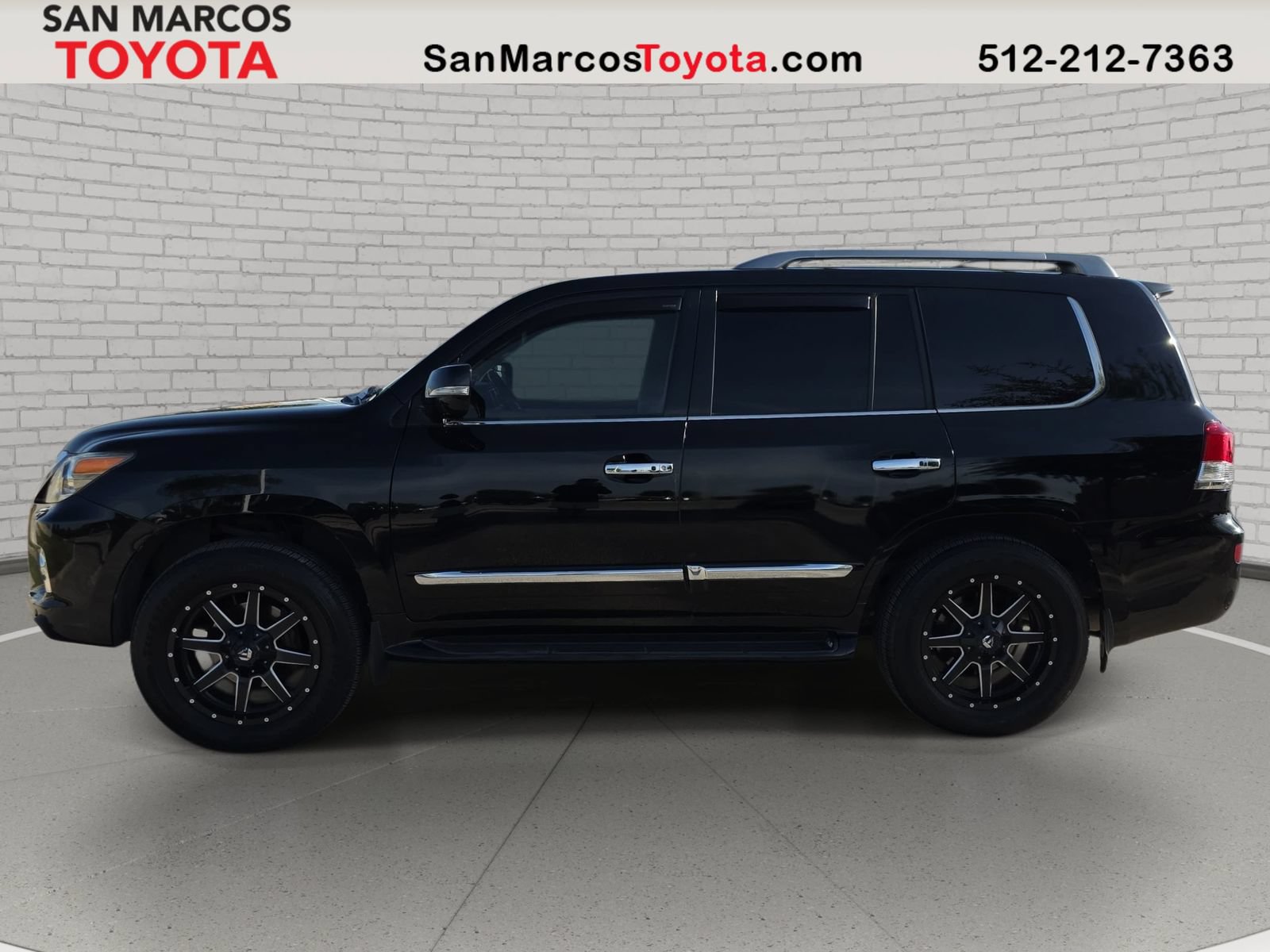 Used 2015 Lexus LX 570 4WD w/ Luxury Package image 9