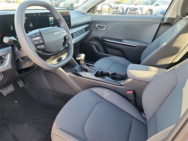 New 2025 Kia K4 LXS image 11
