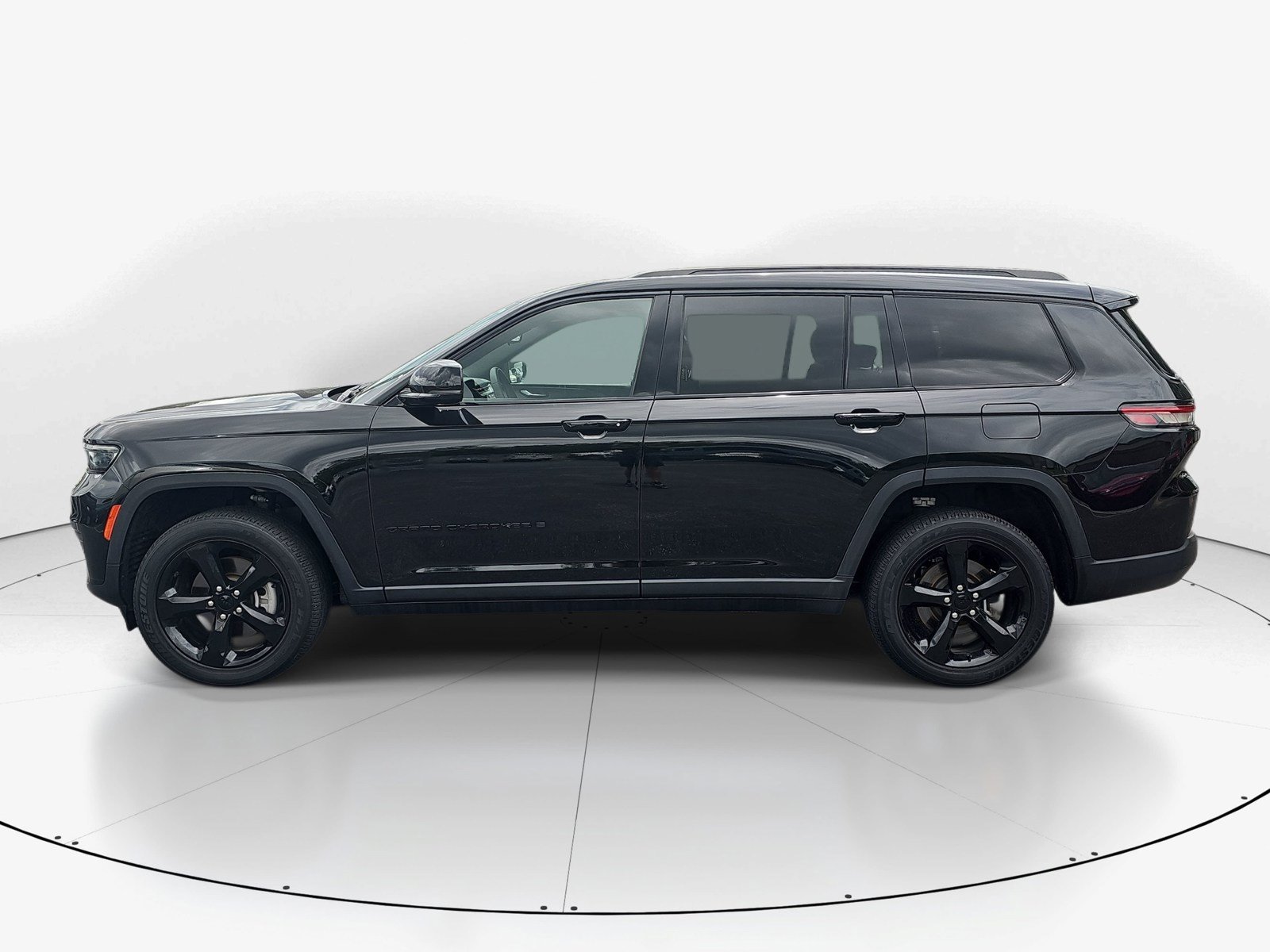 Used 2023 Jeep Grand Cherokee L Laredo RWD image 6