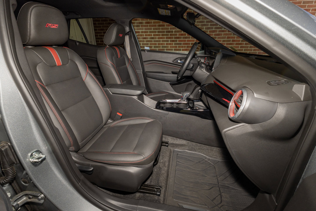 Used 2025 Chevrolet Trax RS w/ Sunroof Package image 20