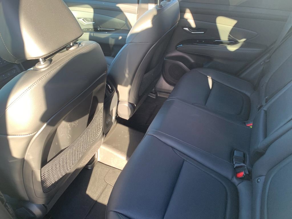 Used 2025 Hyundai Tucson Limited image 13