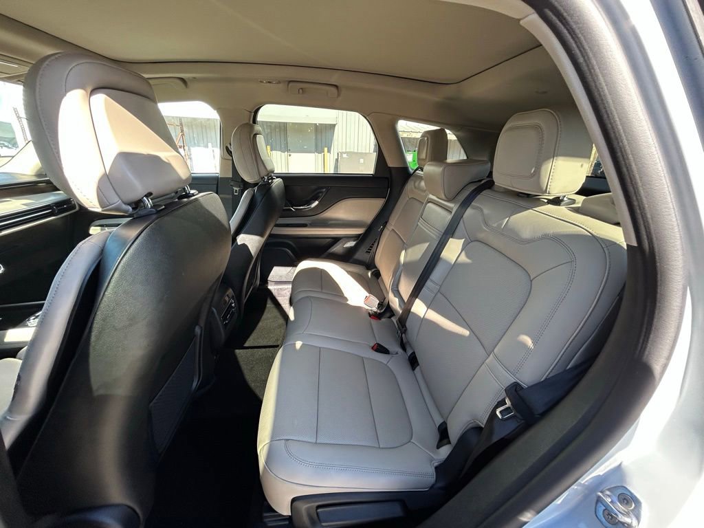 Used 2025 Lincoln Corsair Reserve w/ Equipment Group 202A image 17