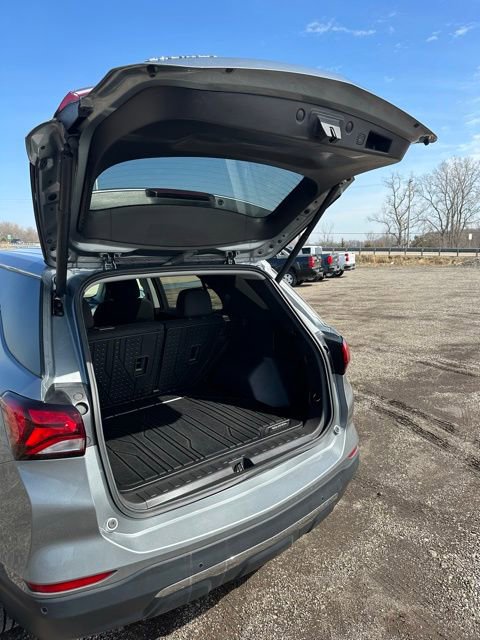 Used 2024 Chevrolet Equinox LT w/ LPO, Floor Liner Package AWD/4WD image 10