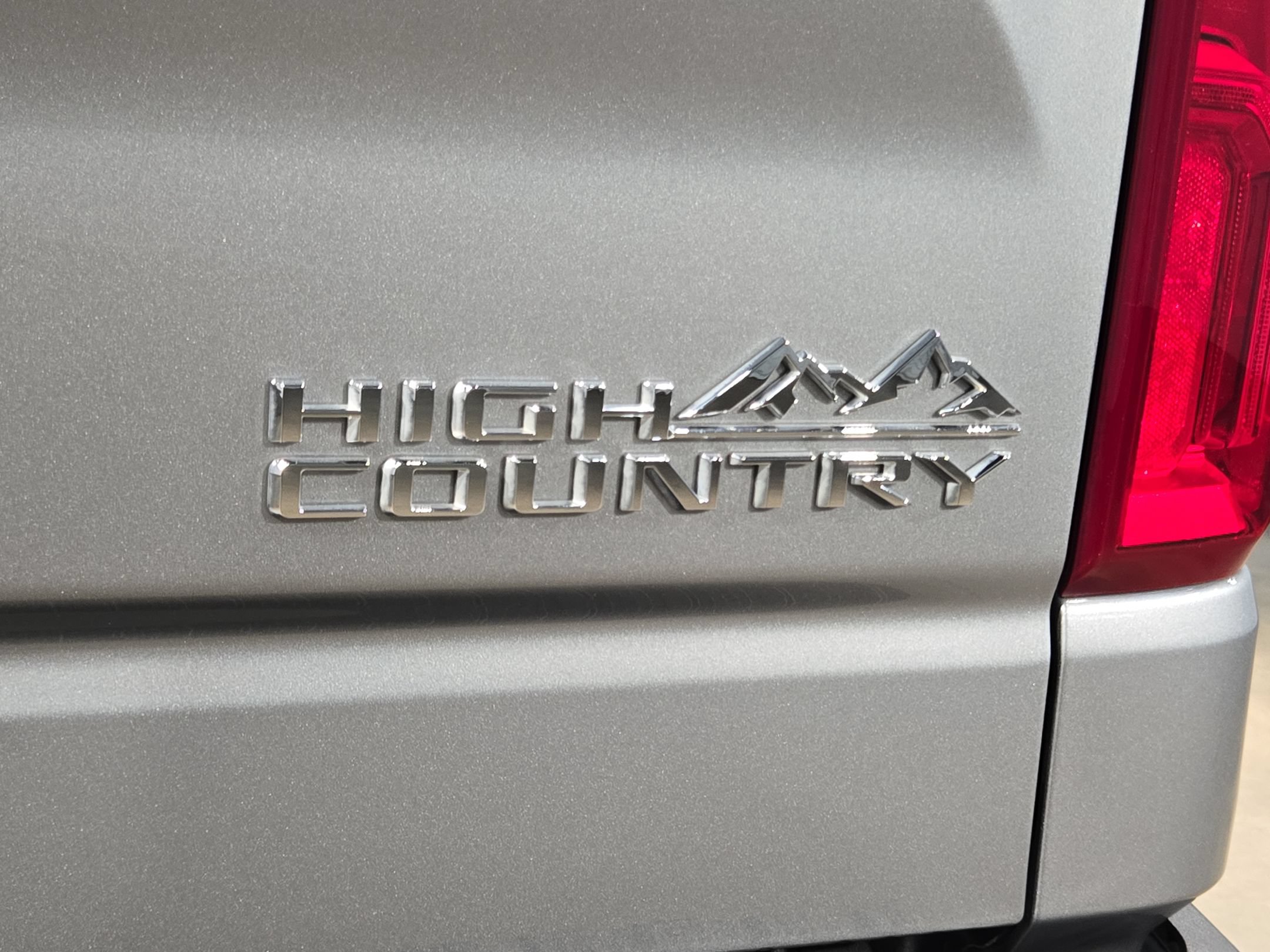 Used 2024 Chevrolet Silverado 1500 High Country w/ High Country Premium Package AWD/4WD image 38