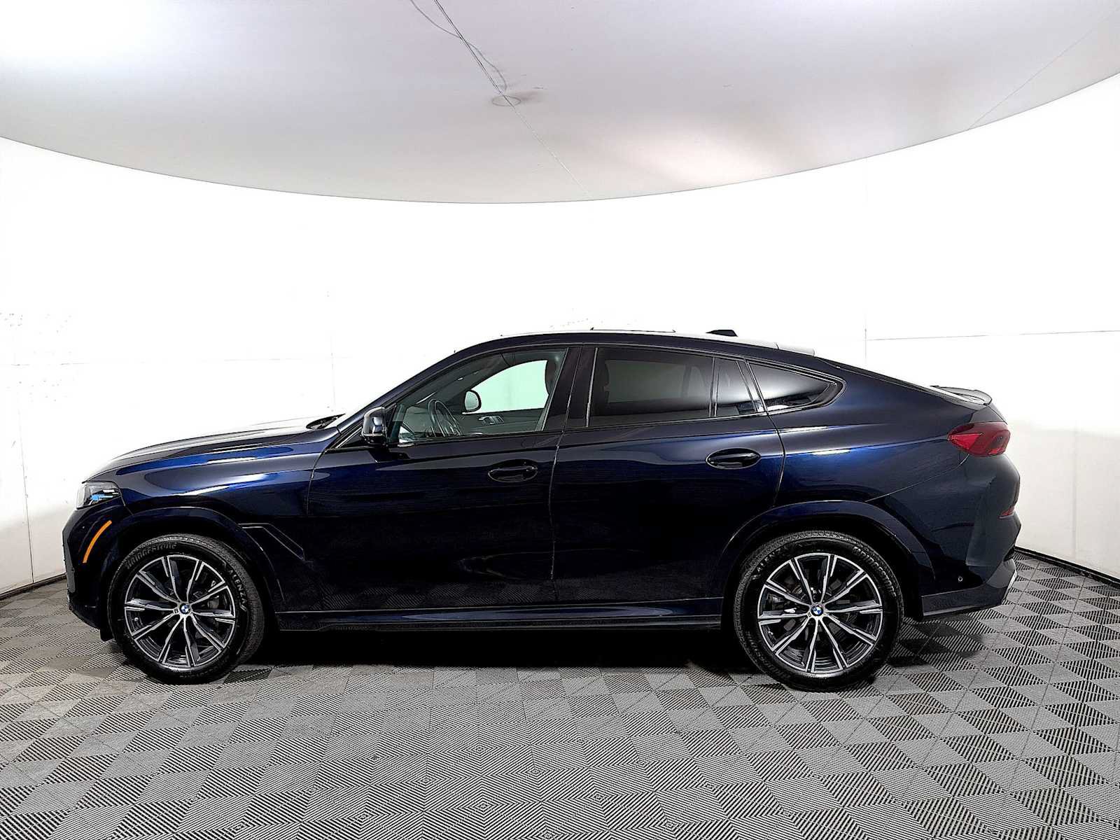 Used 2025 BMW X6 xDrive40i AWD/4WD image 4