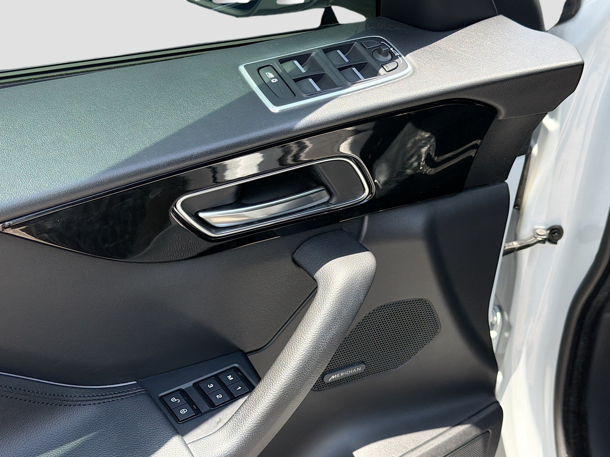 Used 2019 Jaguar F-PACE Premium AWD/4WD image 21