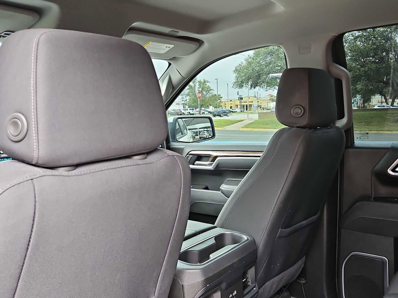 Used 2025 Chevrolet Silverado 1500 LT AWD/4WD image 16
