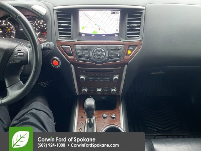 Used 2018 Nissan Pathfinder Platinum image 32