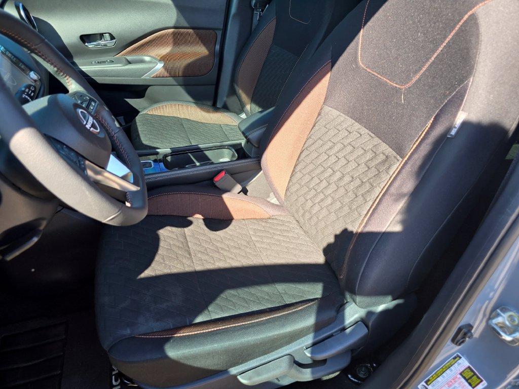 Used 2023 Nissan Kicks SR FWD image 19