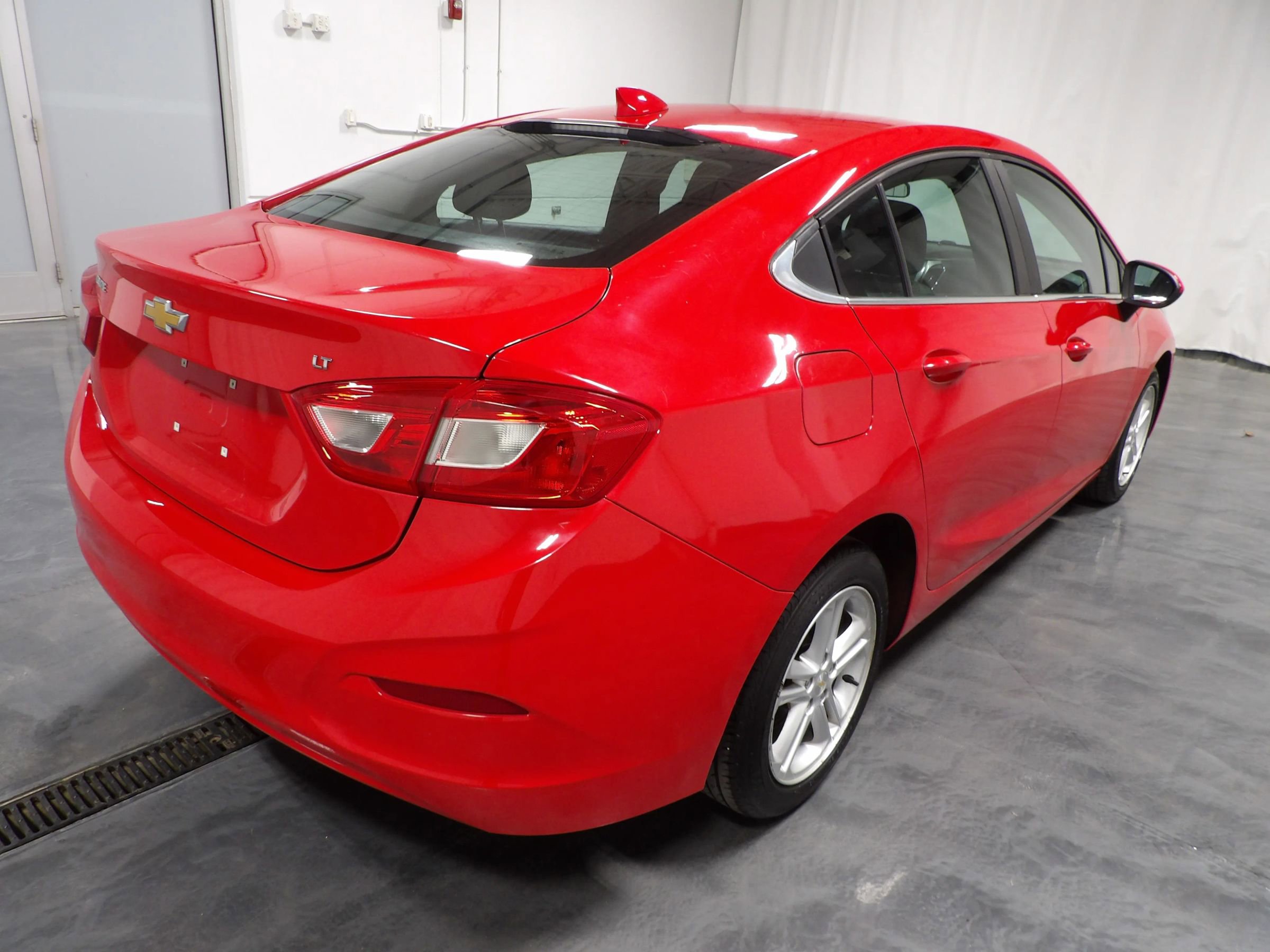 Used 2017 Chevrolet Cruze LT FWD image 5