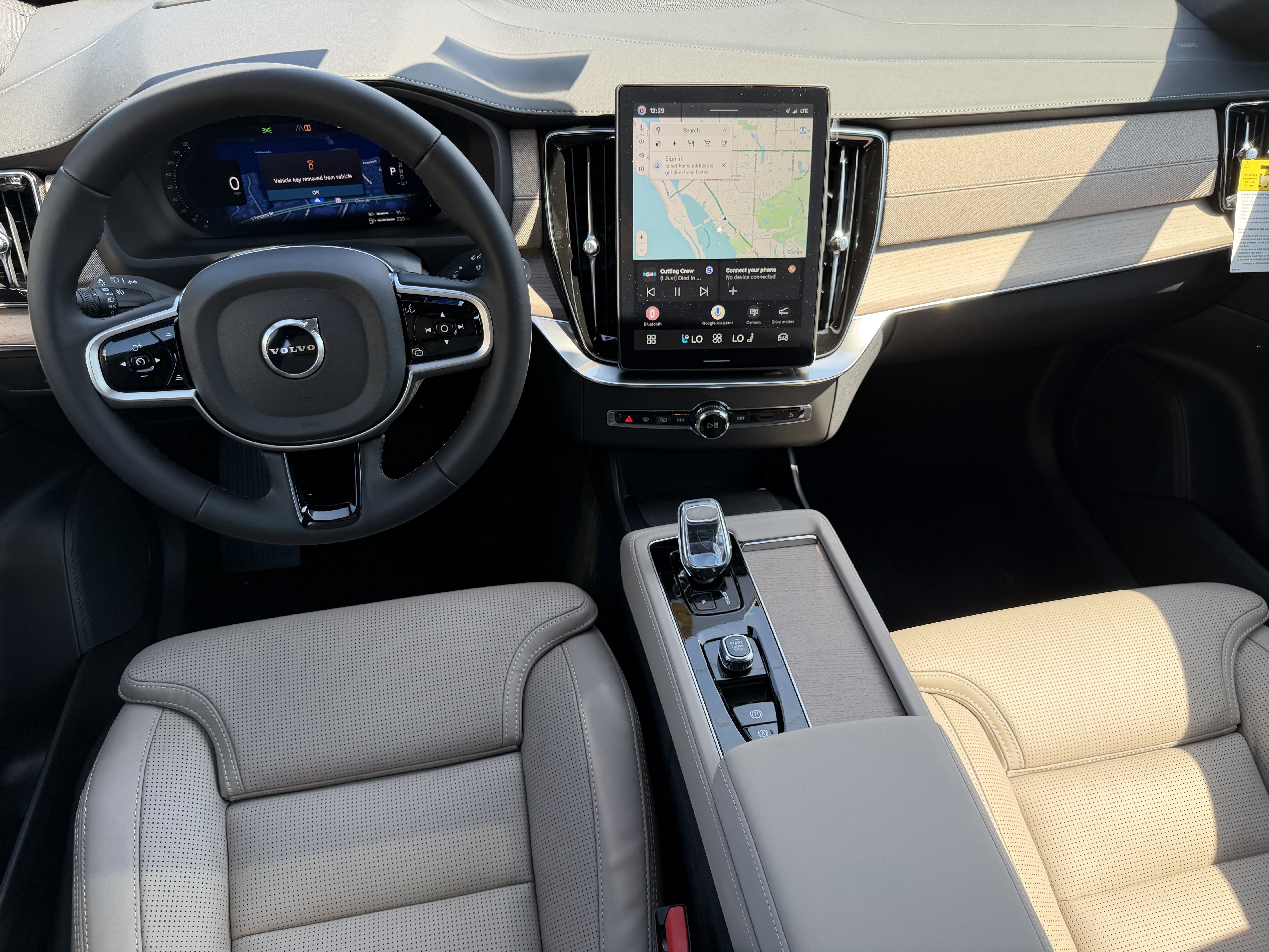 New 2026 Volvo XC90 T8 Ultra w/ Protection Package image 12