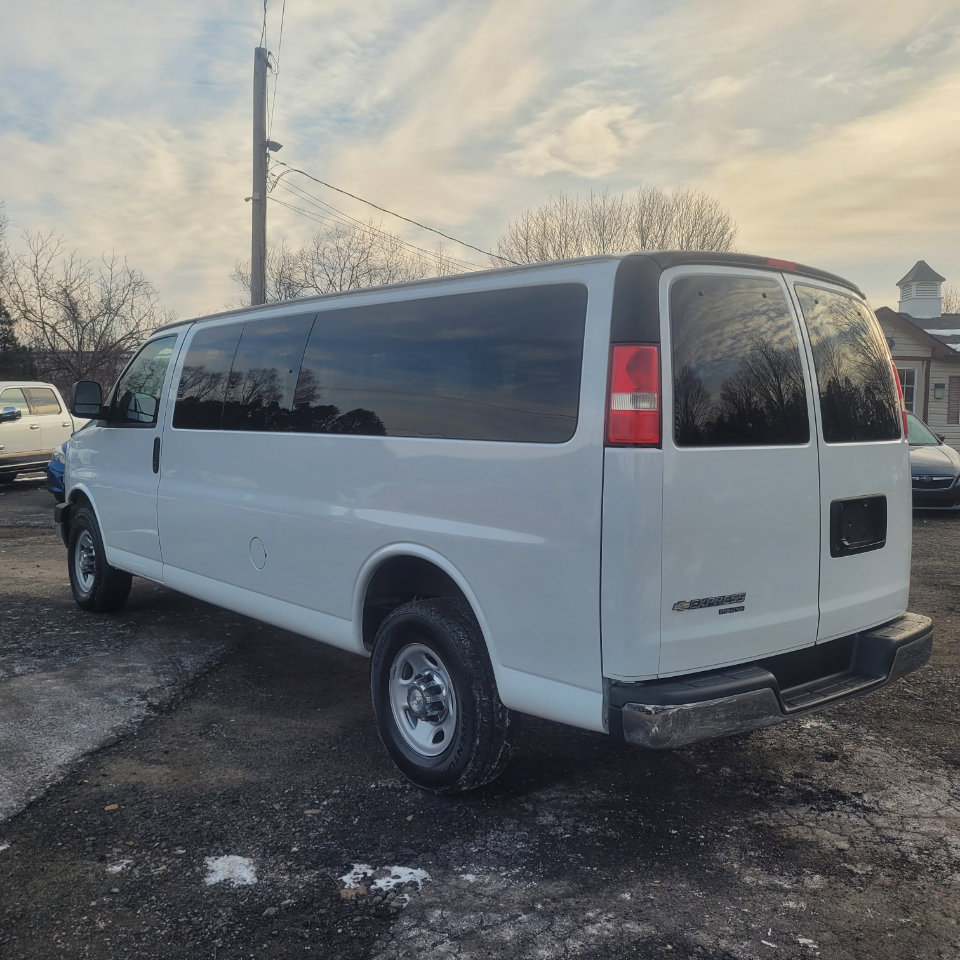 Used 2016 Chevrolet Express 3500 LT w/ LT Preferred Equipment Group image 6