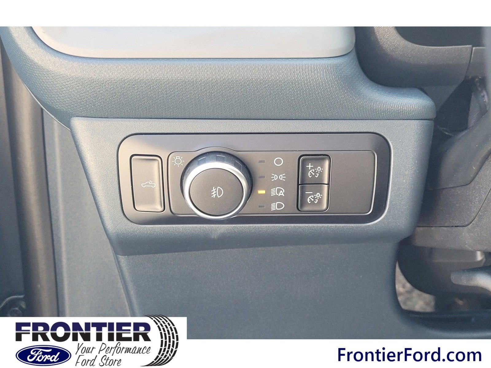 Used 2025 Ford Maverick Lobo AWD/4WD image 16
