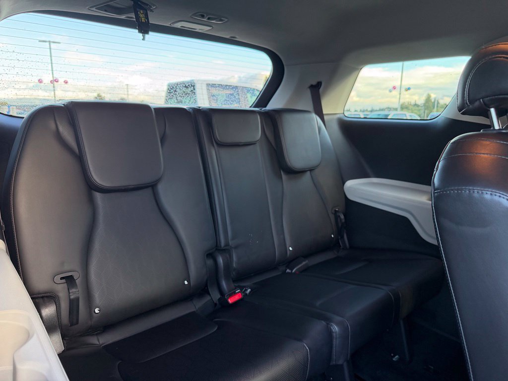 Used 2022 Kia Carnival LX FWD image 25