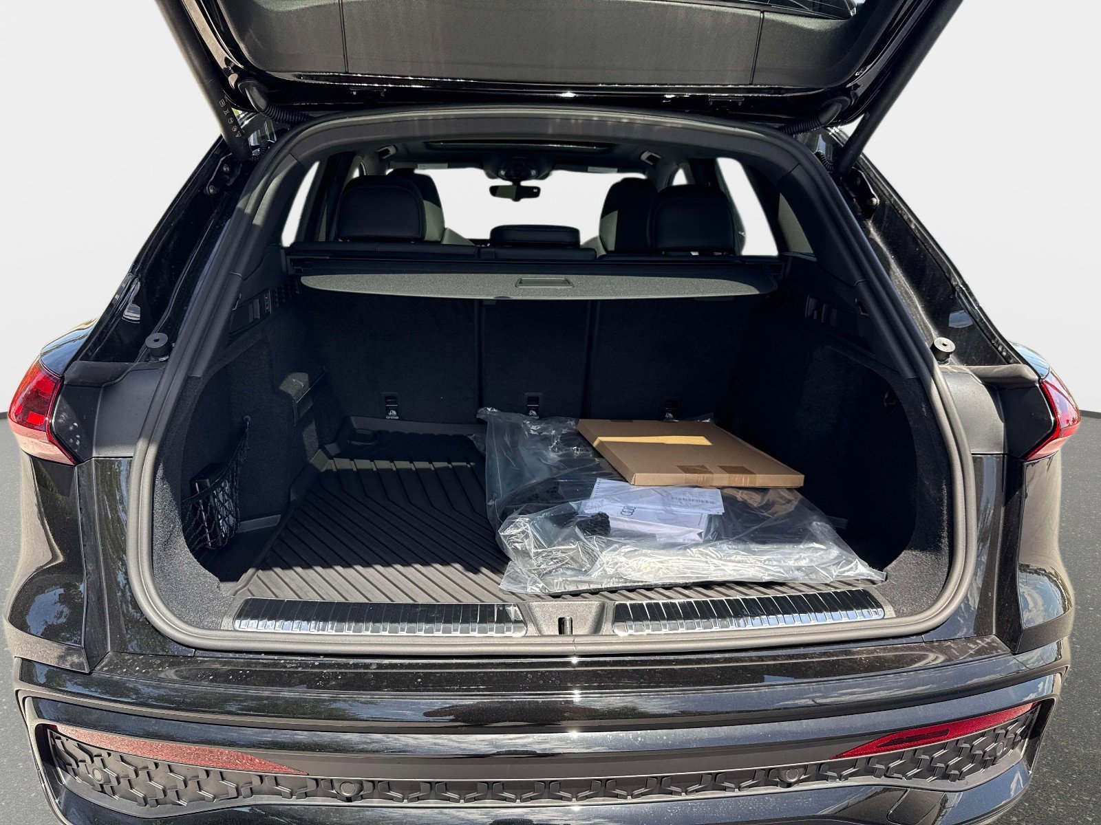 New 2026 Audi SQ5 Premium Plus AWD/4WD image 9