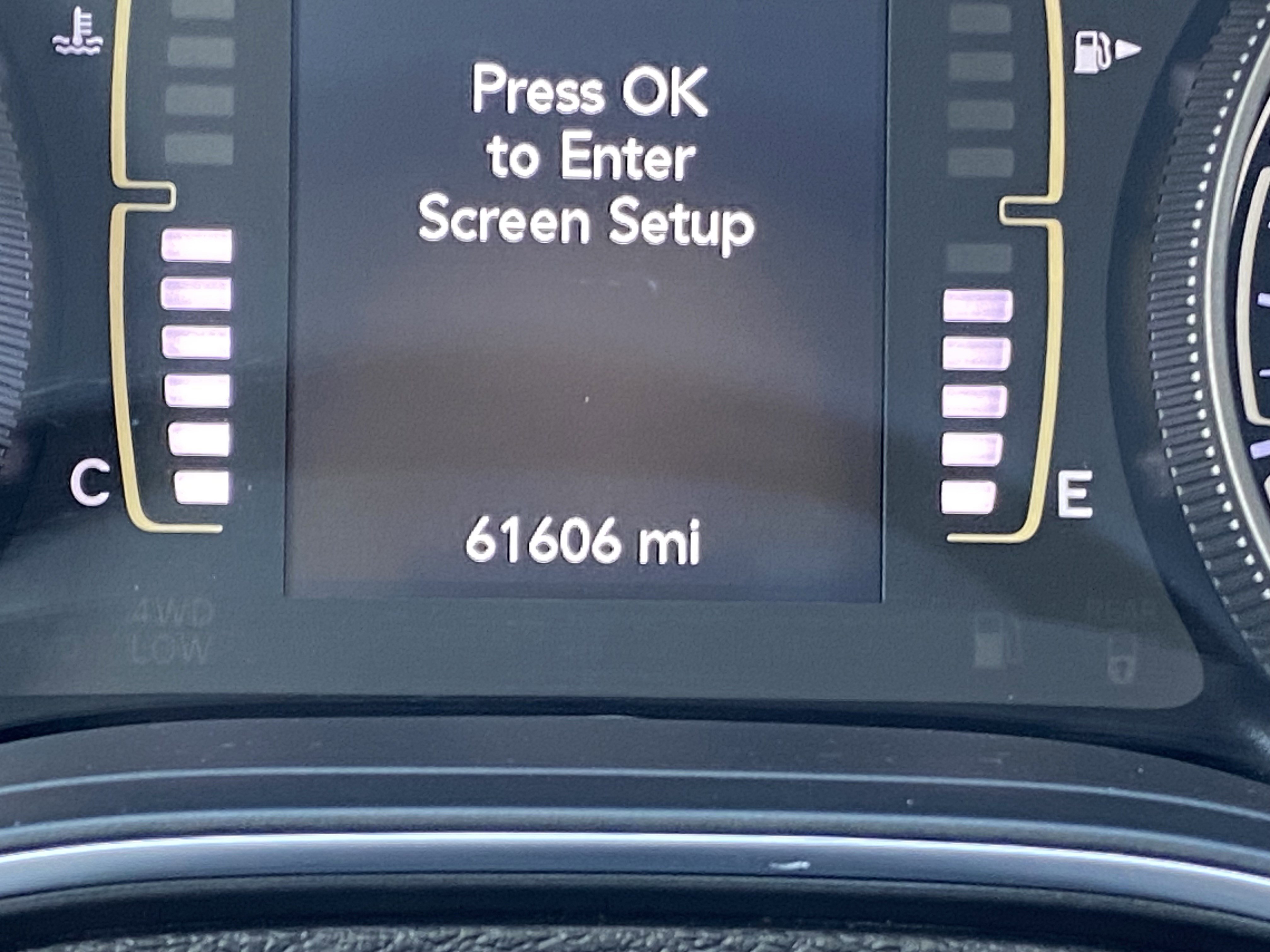 Used 2020 Jeep Cherokee Latitude w/ Cold Weather Group image 23