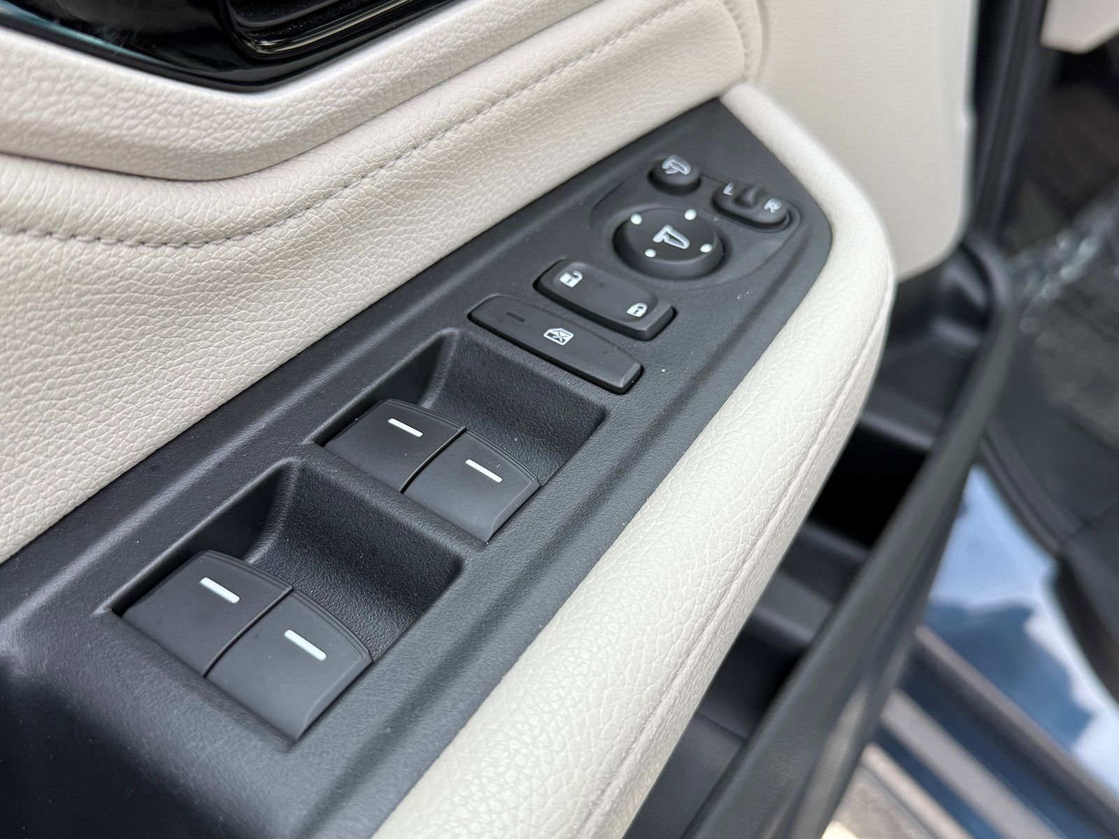 Used 2025 Honda Odyssey Elite image 15
