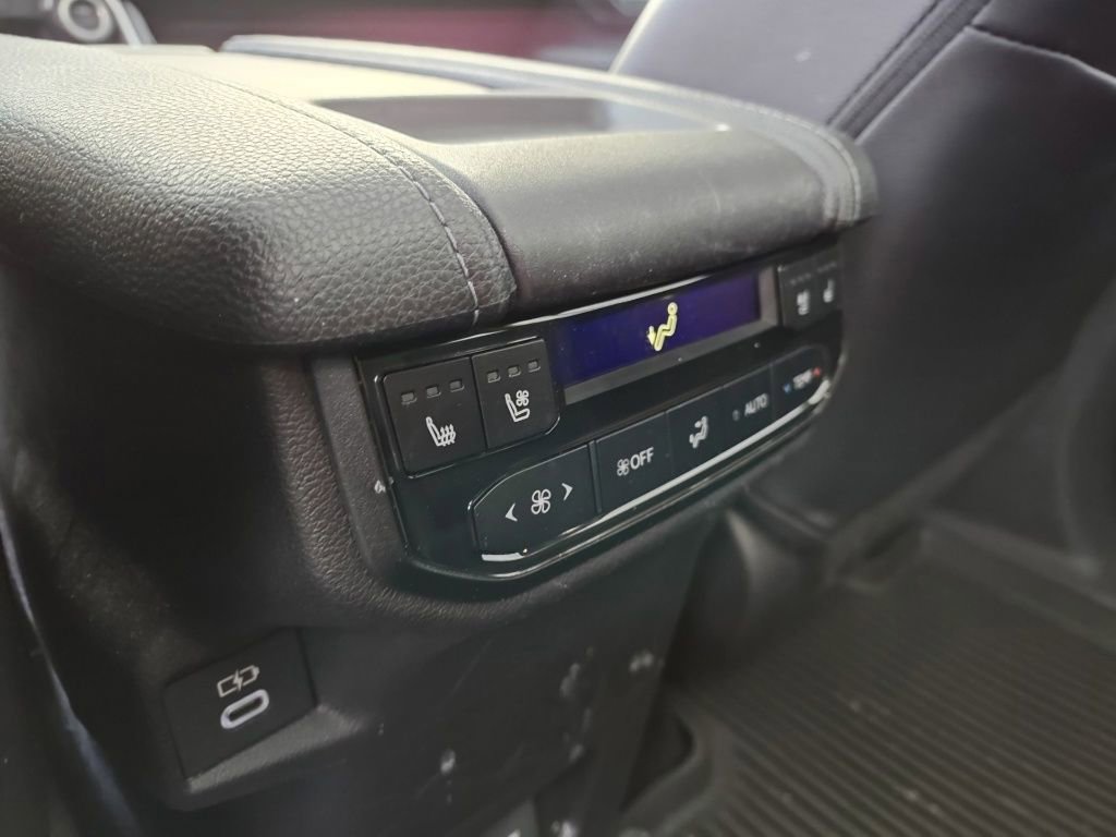 Used 2024 Toyota Grand Highlander AWD image 13