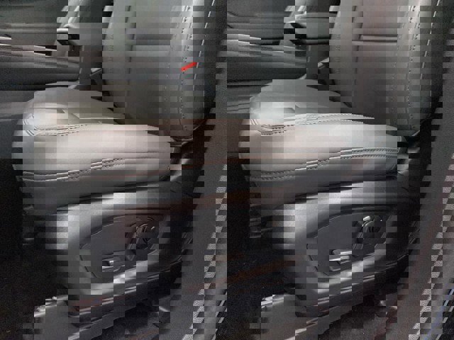 New 2026 Ford Explorer Active w/ Active Comfort Package image 18