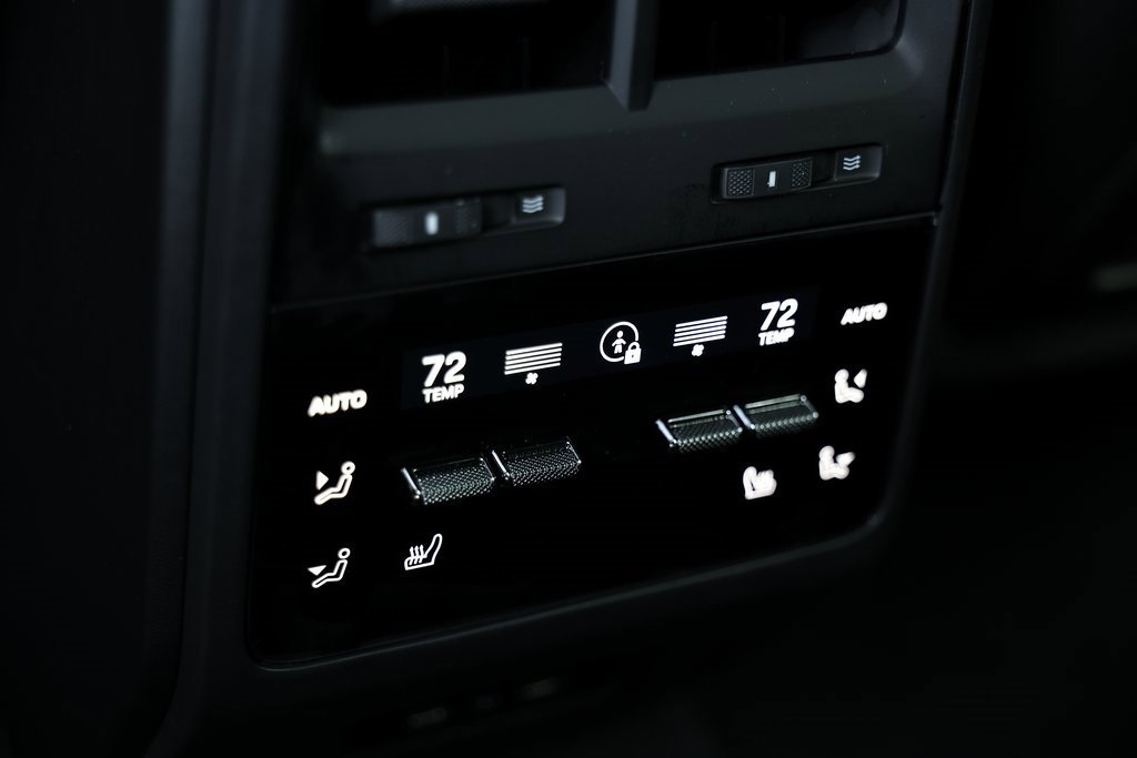 New 2025 Porsche Macan Electric image 28